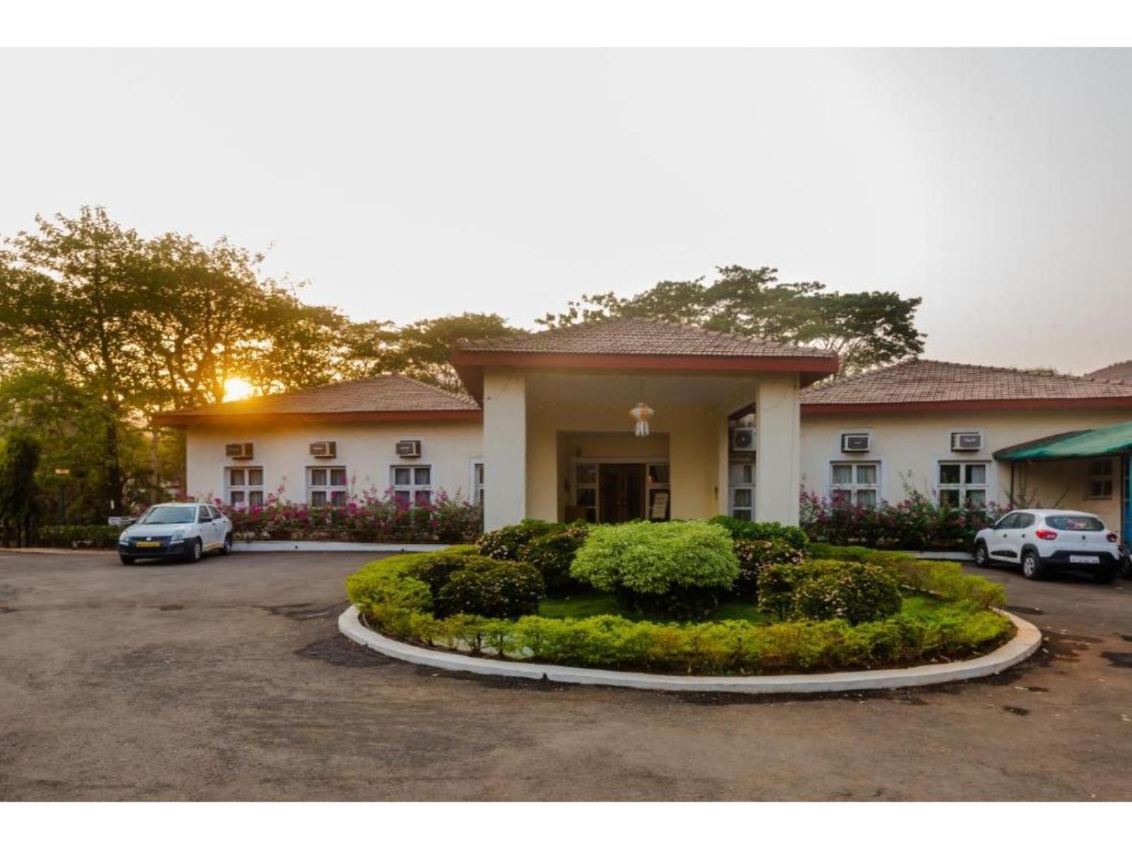 Modi'S Resort, Karjat Exterior photo